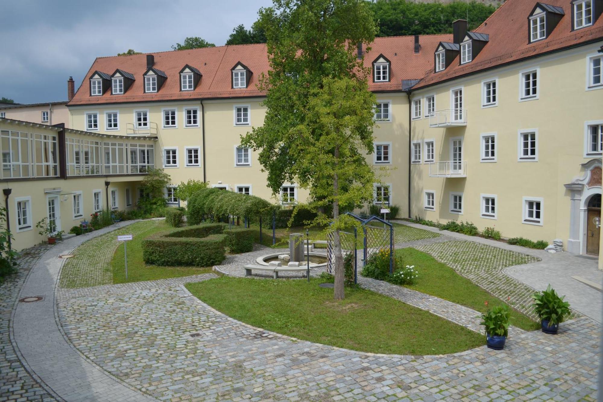 Hotel Haus Der Begegnung Heilig Geist Burghausen Exterior foto