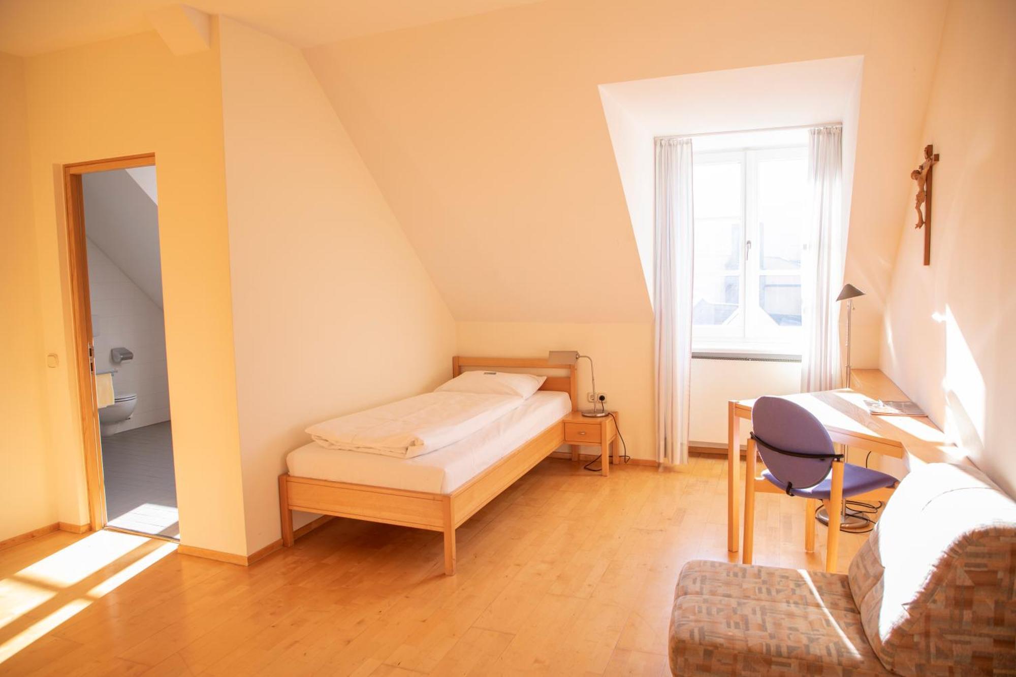Hotel Haus Der Begegnung Heilig Geist Burghausen Exterior foto